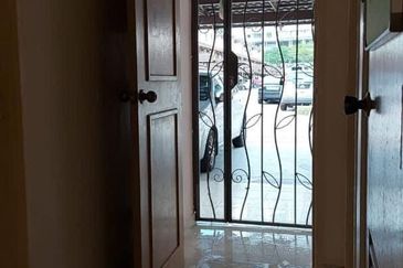 Taman Tampoi Indah II, Villa Ros