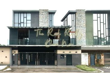 Cube On Hill ( Taman Bukit Pulai )