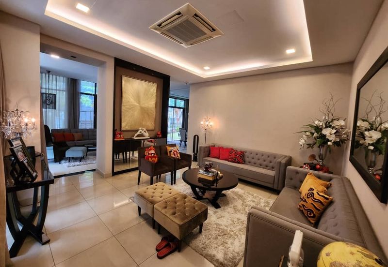 Stunning 2 Storey Bungalow at Saujana Glenmarie for Sale