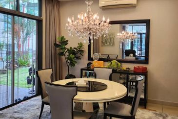 Stunning 2 Storey Bungalow at Saujana Glenmarie for Sale