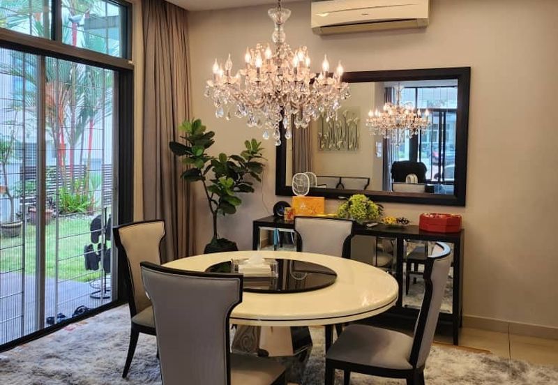 Stunning 2 Storey Bungalow at Saujana Glenmarie for Sale