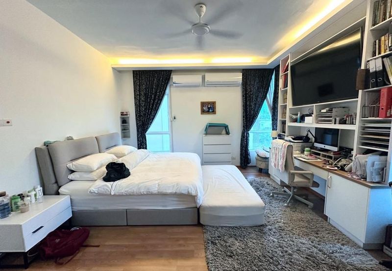 Beautifully Renovated 3 Storey Bungalow in Saujana Glenmarie for Sale