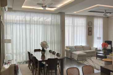 Beautifully Renovated 3 Storey Bungalow in Saujana Glenmarie for Sale
