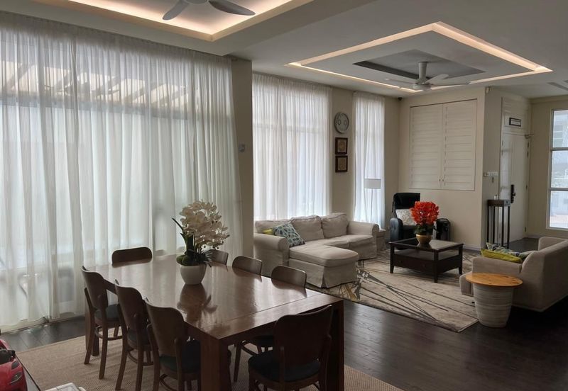 Beautifully Renovated 3 Storey Bungalow in Saujana Glenmarie for Sale