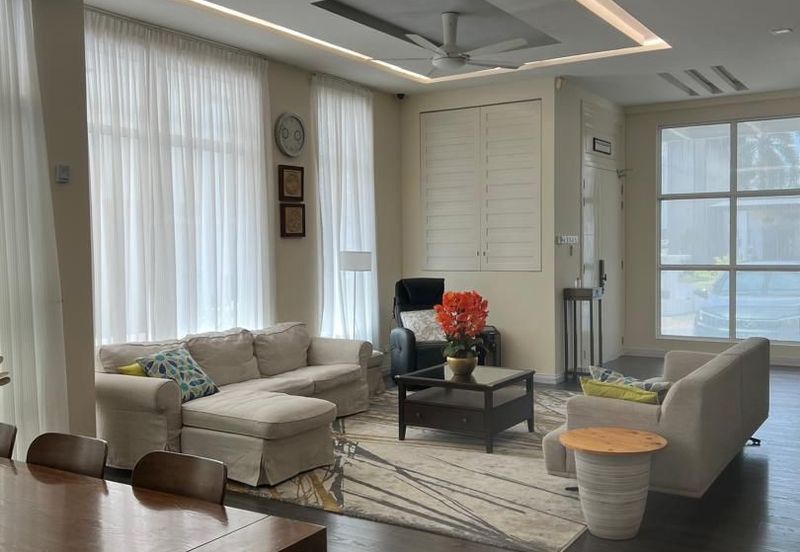 Beautifully Renovated 3 Storey Bungalow in Saujana Glenmarie for Sale