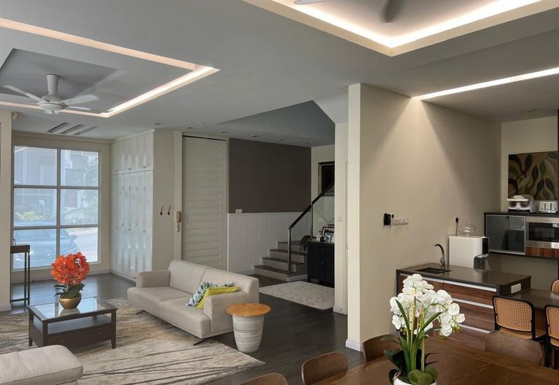 Beautifully Renovated 3 Storey Bungalow in Saujana Glenmarie for Sale