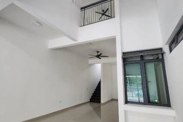 Perennia Bandar Rimbayu Spacious 22x80 Double Storey House for sale