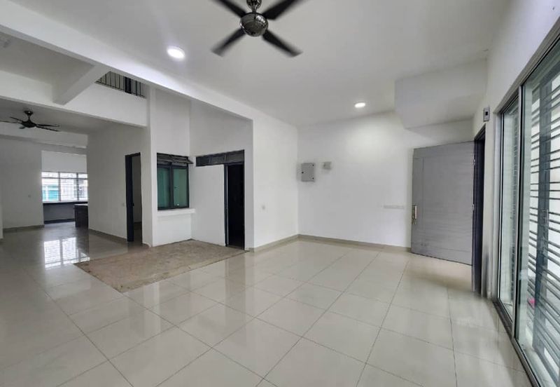 Perennia Bandar Rimbayu Spacious 22x80 Double Storey House for sale