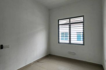 Perennia Bandar Rimbayu Spacious 22x80 Double Storey House for sale