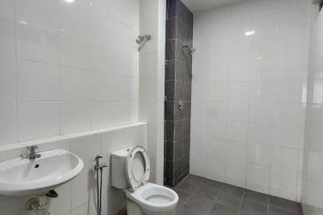 Perennia Bandar Rimbayu Spacious 22x80 Double Storey House for sale