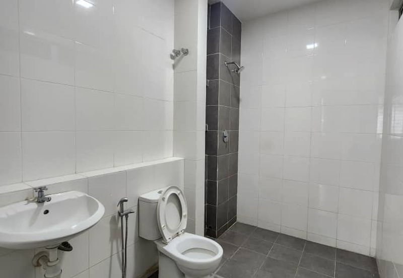 Perennia Bandar Rimbayu Spacious 22x80 Double Storey House for sale