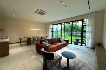 The Hills Residences, Senibong Cove