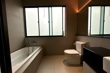 The Hills Residences, Senibong Cove