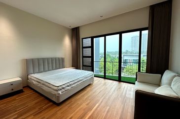 The Hills Residences, Senibong Cove