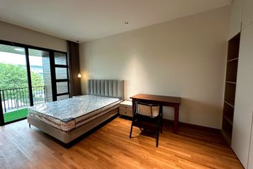 The Hills Residences, Senibong Cove