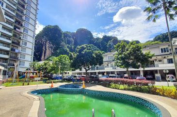 Ariza Garden Villa @ Taman Raintree