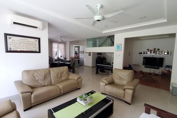 Ariza Garden Villa @ Taman Raintree