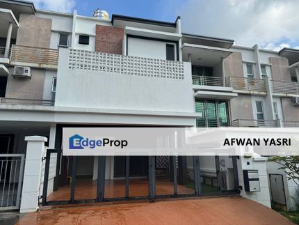 FULLY RENOVATED | PRIVATE POOL 2.5 Storey Terrace House Sunway Alam Suria U10 Shah Alam, Selangor, Shah Alam