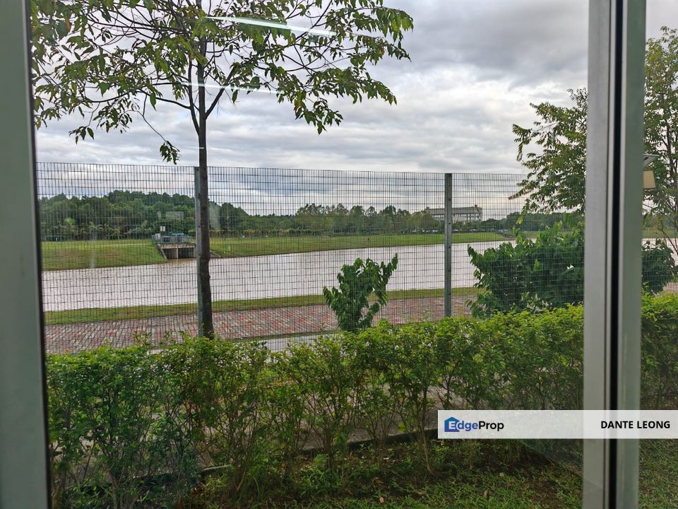 Casa Bluebell Ground Floor Townhouse 3R2B Cybersouth Dengkil, Selangor, Dengkil