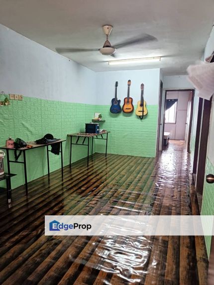 Pangsapuri Anggerik 3Rooms 2Bathrooms Partially Furnished Serdang, Selangor, Seri Kembangan