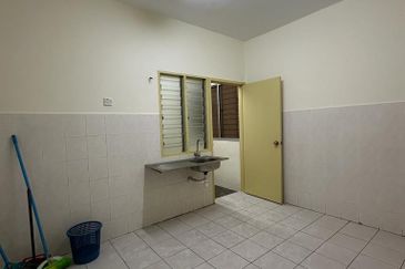 Pangsapuri Bayu Suria (Summerfields Apartments)