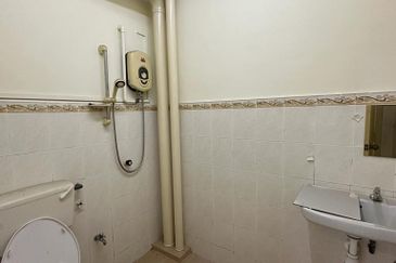 Pangsapuri Bayu Suria (Summerfields Apartments)