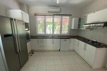 IOI Beverly Row @ IOI Resort City