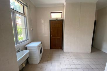 IOI Beverly Row @ IOI Resort City