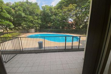 IOI Beverly Row @ IOI Resort City