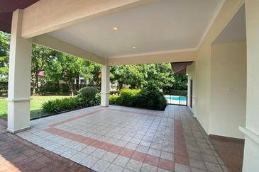 IOI Beverly Row @ IOI Resort City