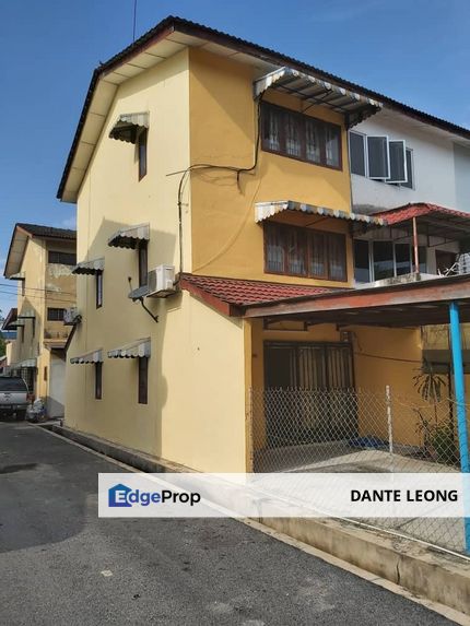 3 Storey Terrace End Lot Taman Sri Muda Shah Alam, Selangor, Shah Alam
