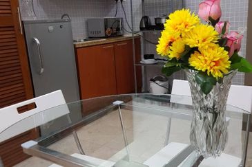 10 Semantan Suites (Sematan Avenue)