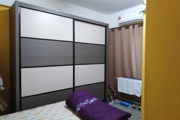 Pangsapuri Permata Merah (Red Ruby), Taman Universiti Indah