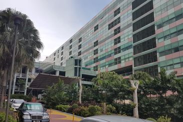 Leisure Commerce Square