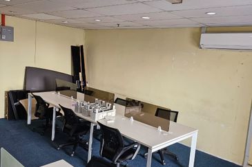 Leisure Commerce Square