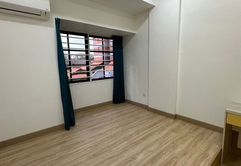 Evergreen Park Acorn and Hazel