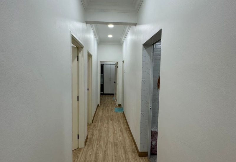 Evergreen Park Acorn and Hazel