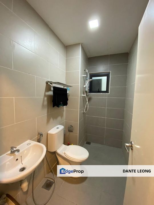 Kiara Plaza 3R2B 80% Furnished Semenyih, Selangor, Semenyih