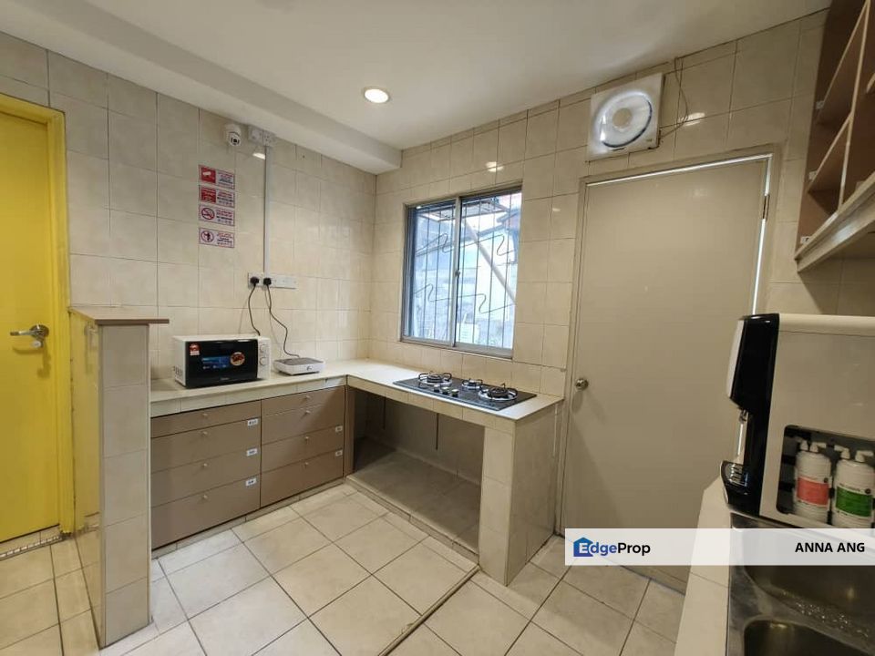 PJS 7 Room 2 - Queen + Air-con + Window , Selangor, Bandar Sunway