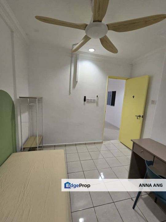 PJS 7 Room 9 - Single + Air-con + Window , Selangor, Bandar Sunway
