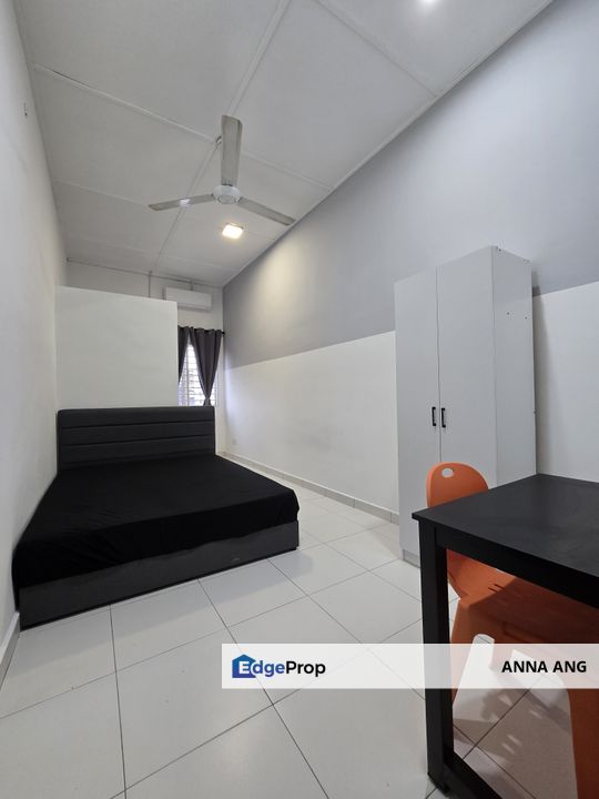 Seksyen 8 PJ Room 4 - Air-con + Window + Queen + Private Bathroom 148sf, Selangor, Petaling Jaya