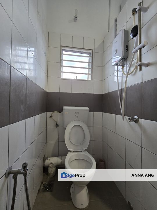 Seksyen 8 PJ Room 4 - Air-con + Window + Queen + Private Bathroom 148sf, Selangor, Petaling Jaya