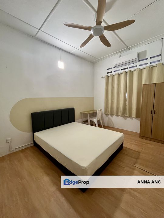 Seksyen 17 PJ M2 - Attached Sharing Bathroom, Selangor, Petaling Jaya