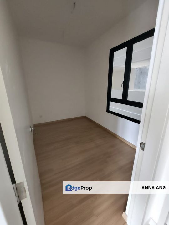 Tuan Residency Bare Unit 3 Bedrooms, Kuala Lumpur, Segambut