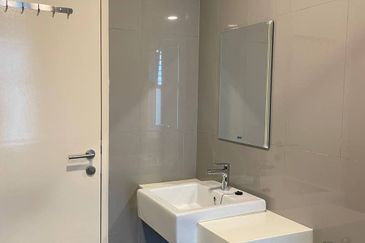 Renai Jelutong Residences