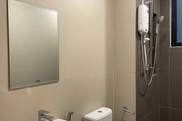 Renai Jelutong Residences