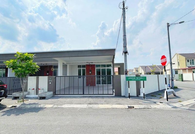 Panorama Lapangan Mutiara