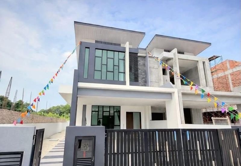 Pinggiran Pengkalan Bayu