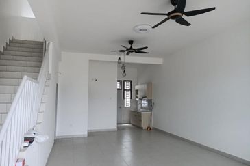 Suria 2 @ Sebana Cove