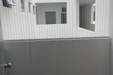 Meridin Bayvue Apartment